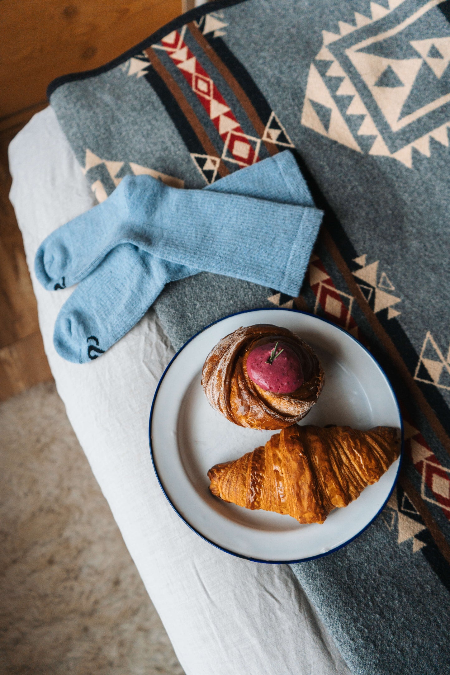 The Solid Casual Crew Sock